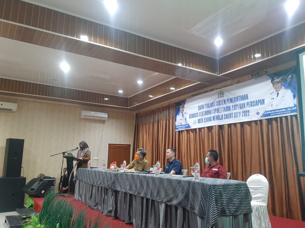 Diskominfo Kota Serang Selenggarakan Rapat Laporan Hasil Evaluasi Sistem Pemerintahan Berbasis Elektronik SPBE Tahun 2021 dan Persiapan Kota Serang Menuju Smart City 2022