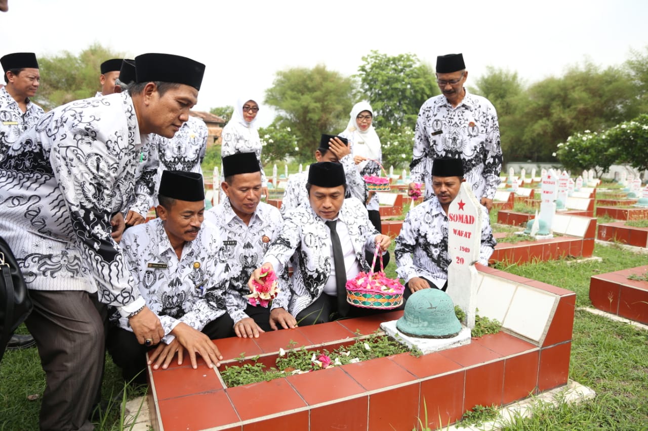 Ziarah Kubur, Rangkaian Peringatan HUT PGRI ke 74 Kota Serang